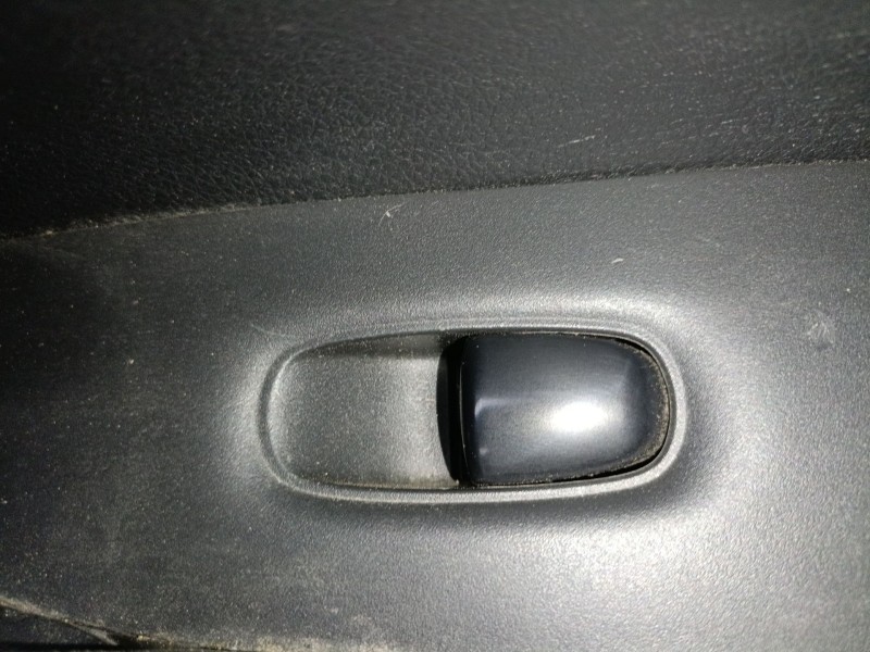 Recambio de mando elevalunas delantero derecho para nissan x-trail iii (t32_, t32r, t32rr) 1.6 dci (t32) referencia OEM IAM   