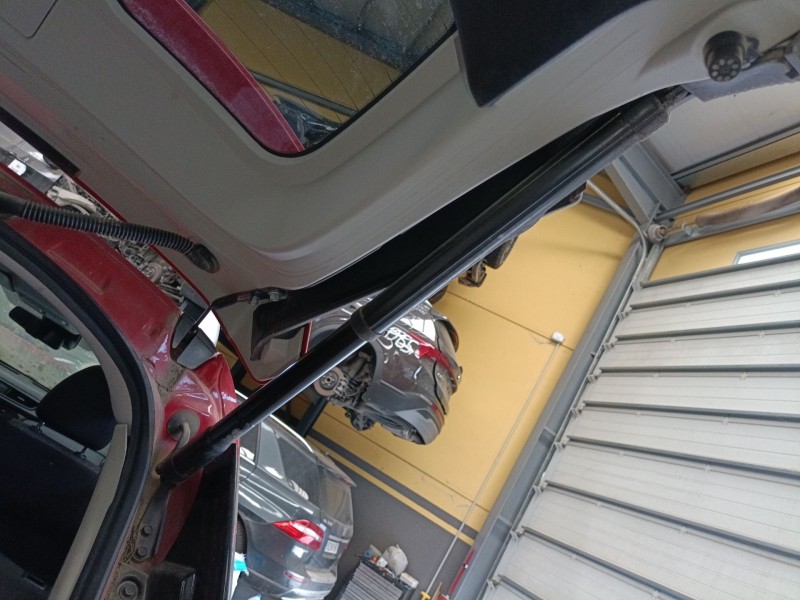 Recambio de amortiguador trasero derecho porton para nissan x-trail iii (t32_, t32r, t32rr) 1.6 dci (t32) referencia OEM IAM 905