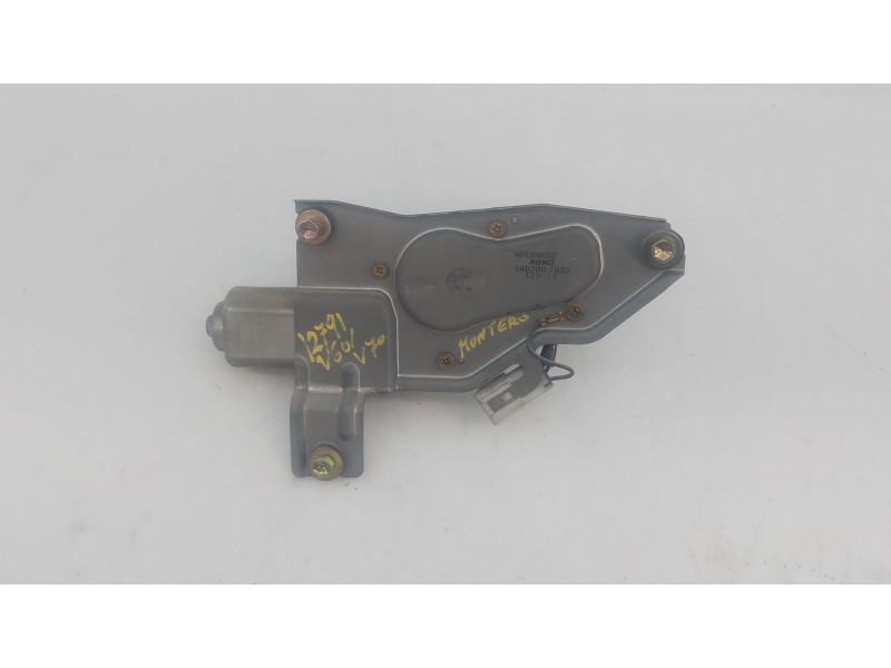 Recambio de motor limpia trasero para mitsubishi montero (v60/v70) glx referencia OEM IAM 8492001932  