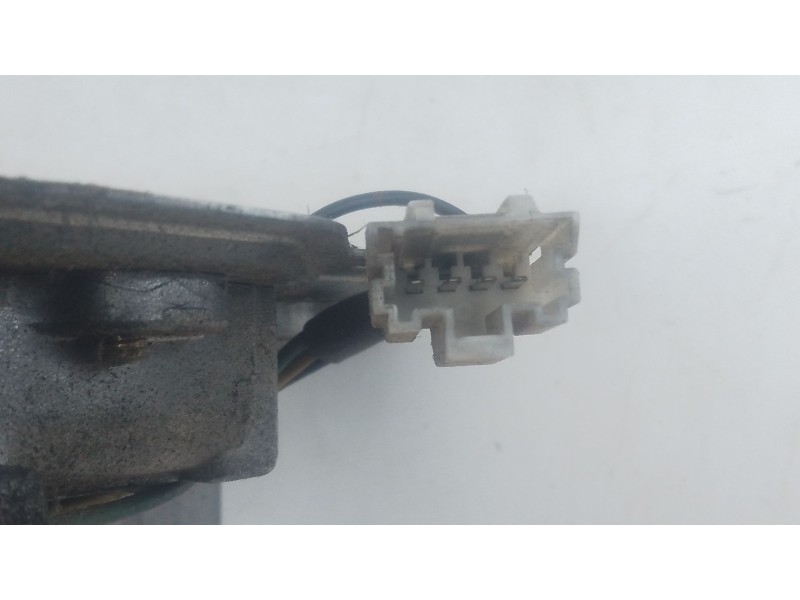 Recambio de motor limpia trasero para mitsubishi montero (v60/v70) glx referencia OEM IAM 8492001932  