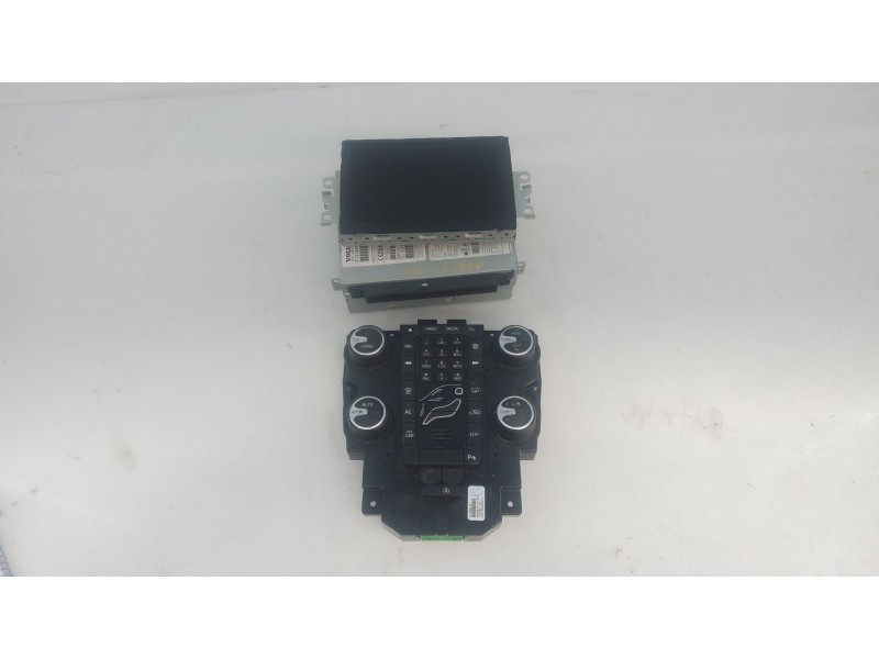 Recambio de sistema navegacion gps para volvo v40 momentum referencia OEM IAM 31382906AC 3387509Y5CS/ 31466821AA E3-B5-41-2