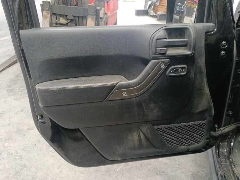 Recambio de guarnecido puerta delantera izquierda para jeep wrangler iii (jk) 2.8 crd referencia OEM IAM   