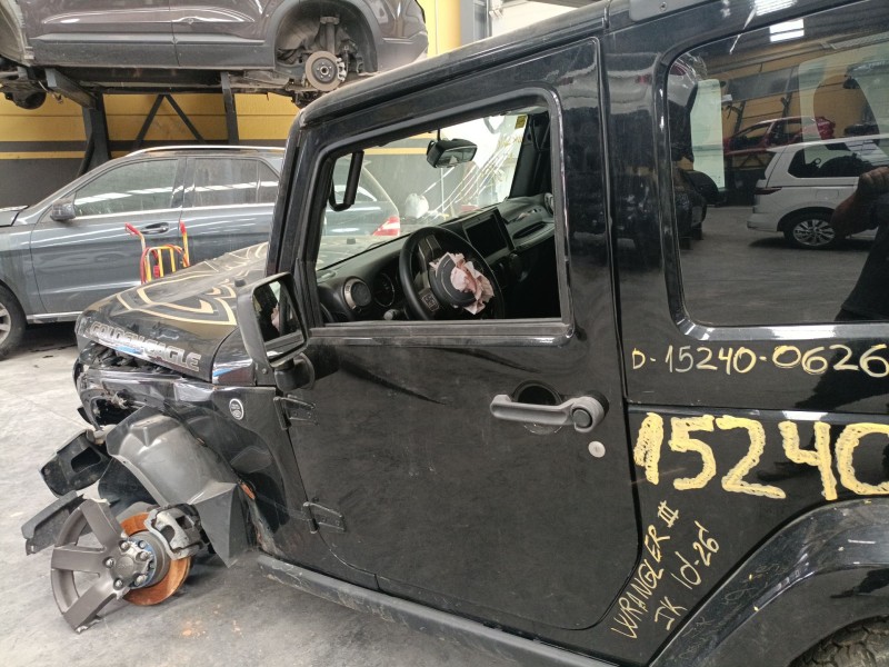 Recambio de puerta delantera izquierda para jeep wrangler iii (jk) 2.8 crd referencia OEM IAM   