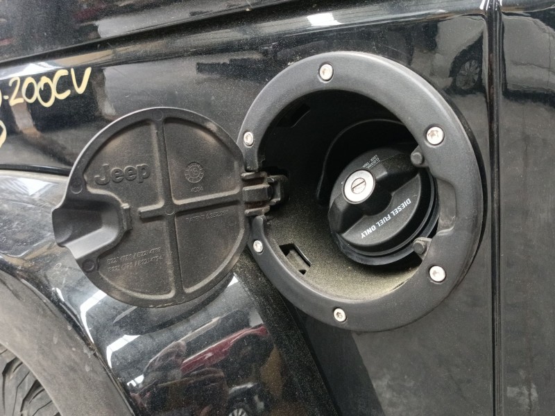 Recambio de tapa exterior combustible para jeep wrangler iii (jk) 2.8 crd referencia OEM IAM   
