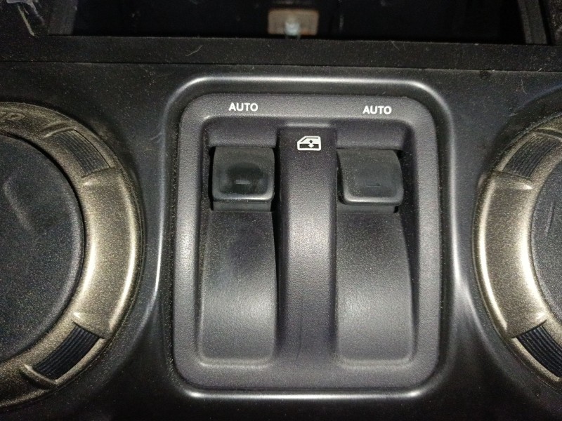 Recambio de mando elevalunas delantero derecho para jeep wrangler iii (jk) 2.8 crd referencia OEM IAM   