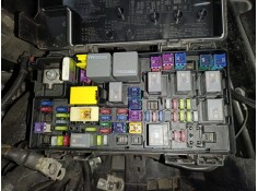 CAJA RELES / FUSIBLES 