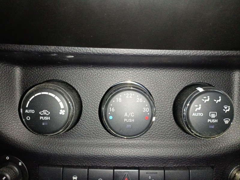 Recambio de mando climatizador para jeep wrangler iii (jk) 2.8 crd referencia OEM IAM   