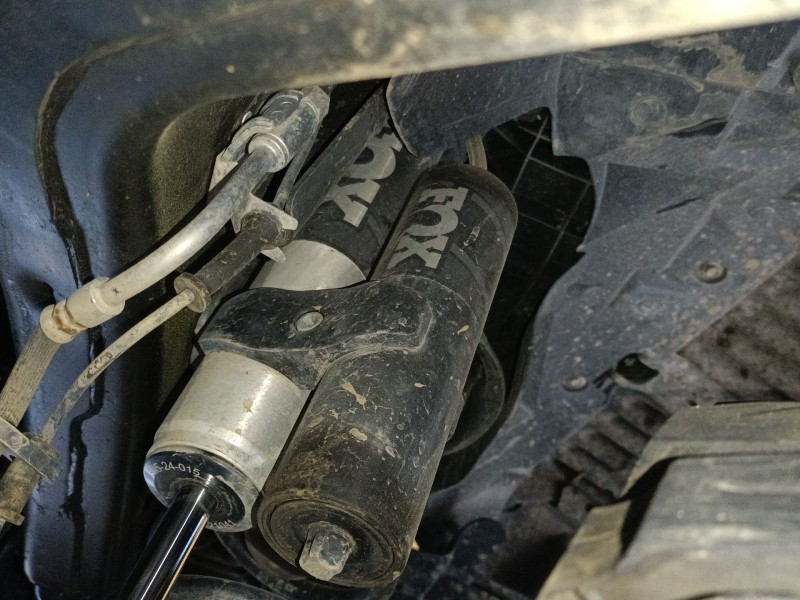 Recambio de amortiguador delantero derecho para jeep wrangler iii (jk) 2.8 crd referencia OEM IAM 98525015 1121041 