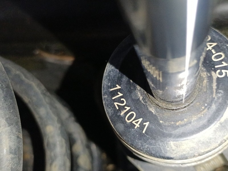 Recambio de amortiguador delantero derecho para jeep wrangler iii (jk) 2.8 crd referencia OEM IAM 98525015 1121041 