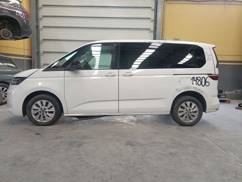 volkswagen multivan t7 (stm, stn) del año 2023