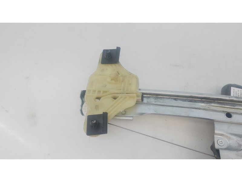Recambio de elevalunas delantero izquierdo para dacia duster (hm_) 1.3 tce 130 (hmmf) referencia OEM IAM   