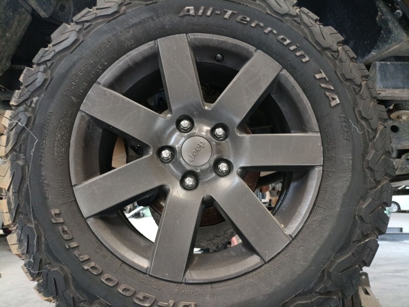 Recambio de llanta sin neumatico para jeep wrangler iii (jk) 2.8 crd referencia OEM IAM 18 PULGADAS  