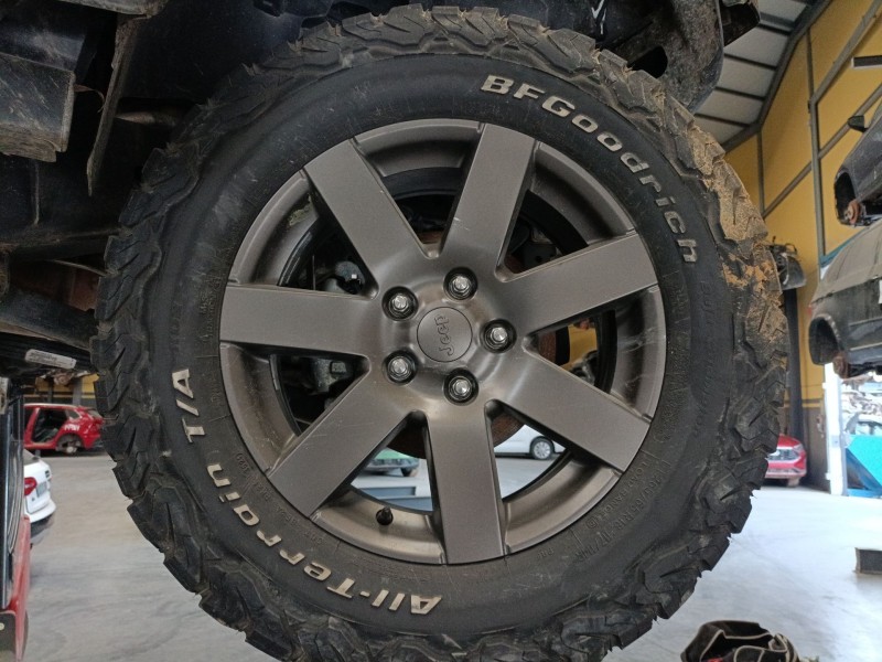 Recambio de llanta sin neumatico para jeep wrangler iii (jk) 2.8 crd referencia OEM IAM 18 PULGADAS  