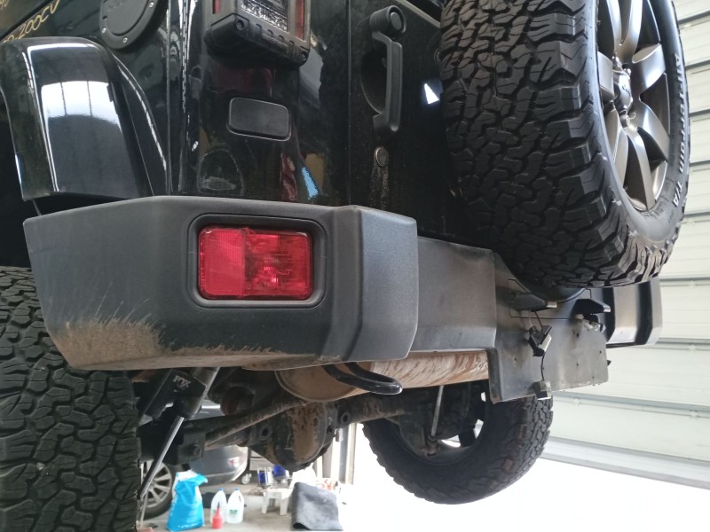 Recambio de paragolpes trasero para jeep wrangler iii (jk) 2.8 crd referencia OEM IAM   