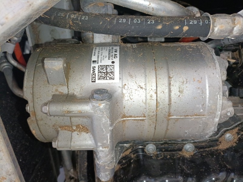Recambio de compresor aire acondicionado para volkswagen multivan t7 (stm, stn) 1.4 e-hybrid referencia OEM IAM 4M0816797F  