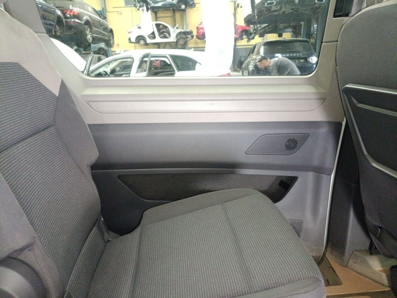 Recambio de guarnecido puerta trasera izquierda para volkswagen multivan t7 (stm, stn) 1.4 e-hybrid referencia OEM IAM   