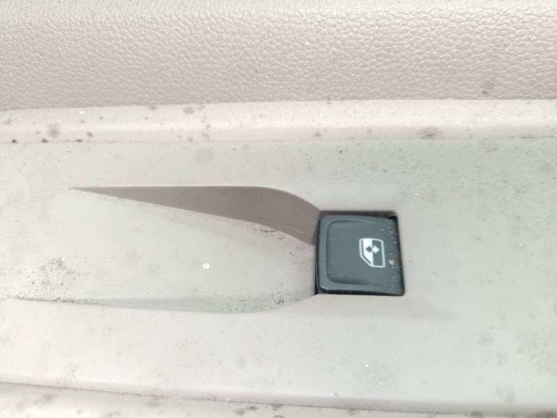 Recambio de mando elevalunas delantero derecho para volkswagen multivan t7 (stm, stn) 1.4 e-hybrid referencia OEM IAM   