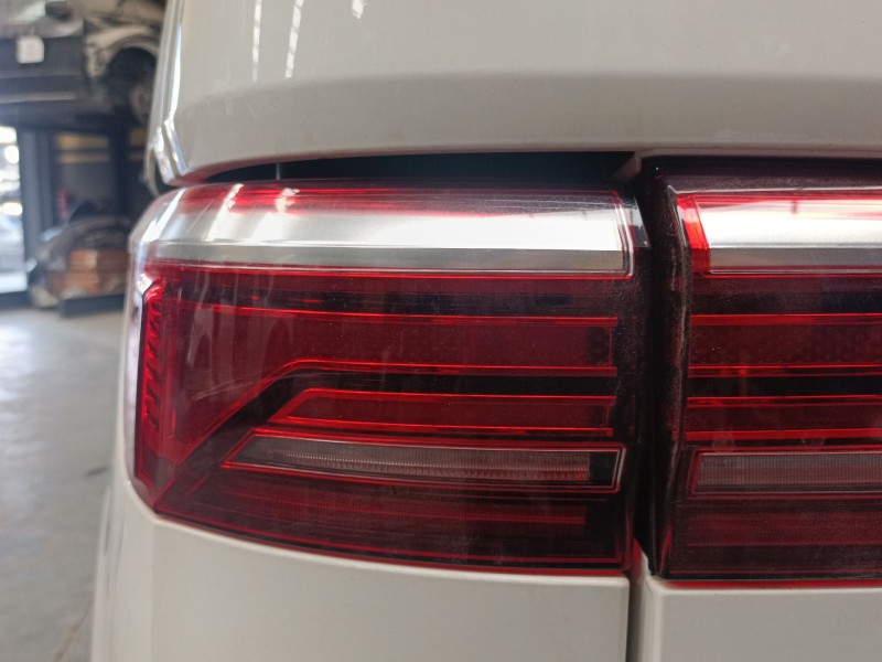 Recambio de piloto trasero izquierdo para volkswagen multivan t7 (stm, stn) 1.4 e-hybrid referencia OEM IAM   