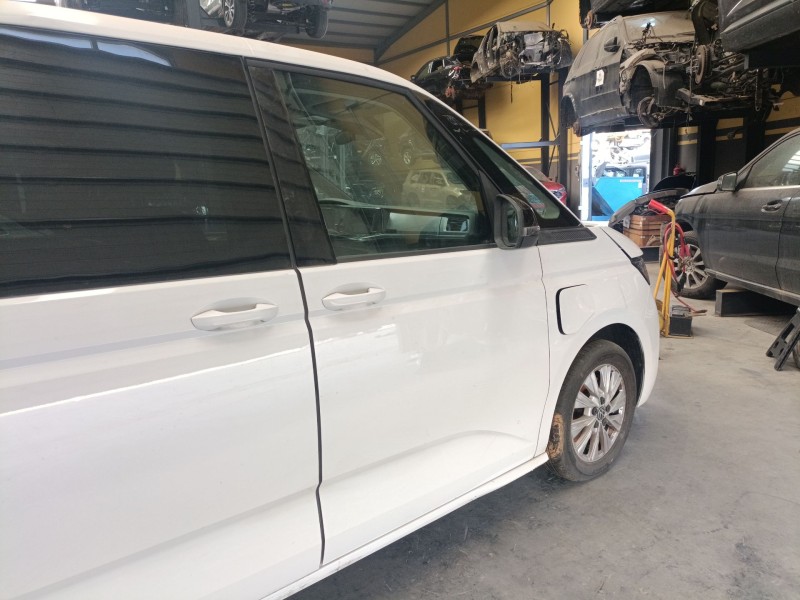Recambio de puerta delantera derecha para volkswagen multivan t7 (stm, stn) 1.4 e-hybrid referencia OEM IAM   