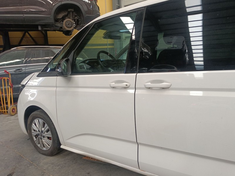 Recambio de puerta delantera izquierda para volkswagen multivan t7 (stm, stn) 1.4 e-hybrid referencia OEM IAM   