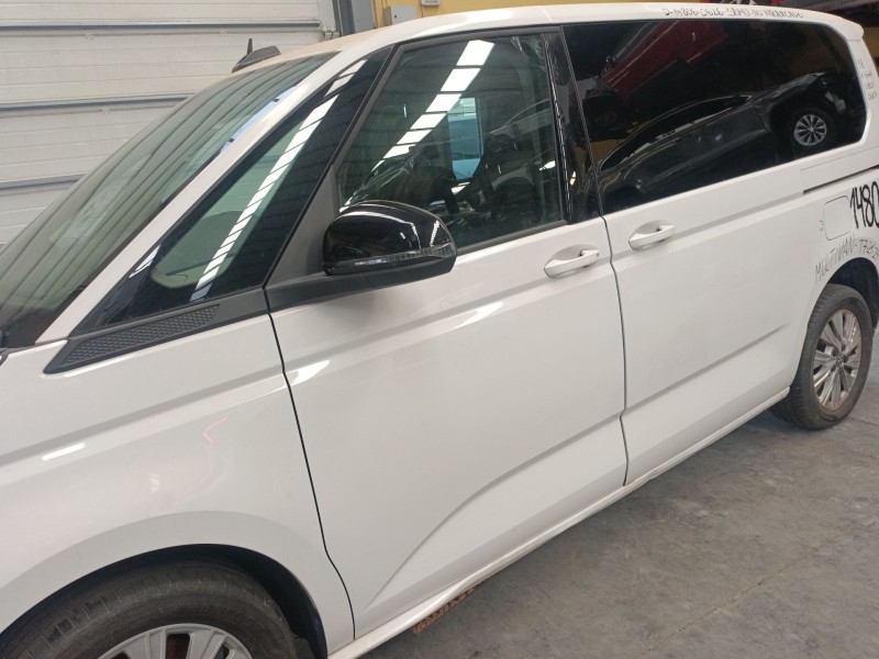 Recambio de puerta delantera izquierda para volkswagen multivan t7 (stm, stn) 1.4 e-hybrid referencia OEM IAM   