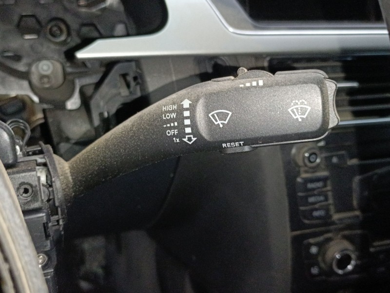 Recambio de mando limpia para audi a5 (8t3) 2.0 tdi referencia OEM IAM   