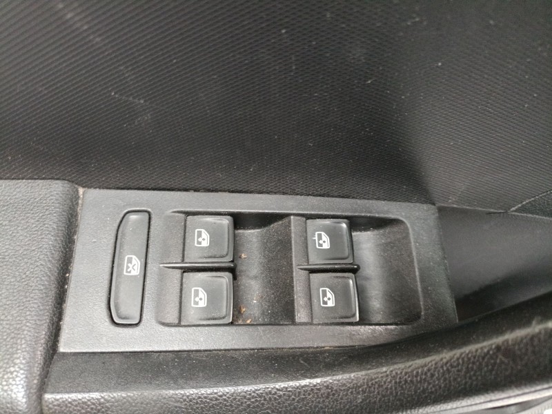 Recambio de mando elevalunas delantero izquierdo para skoda rapid (nh3, nk3, nk6) 1.6 tdi referencia OEM IAM   