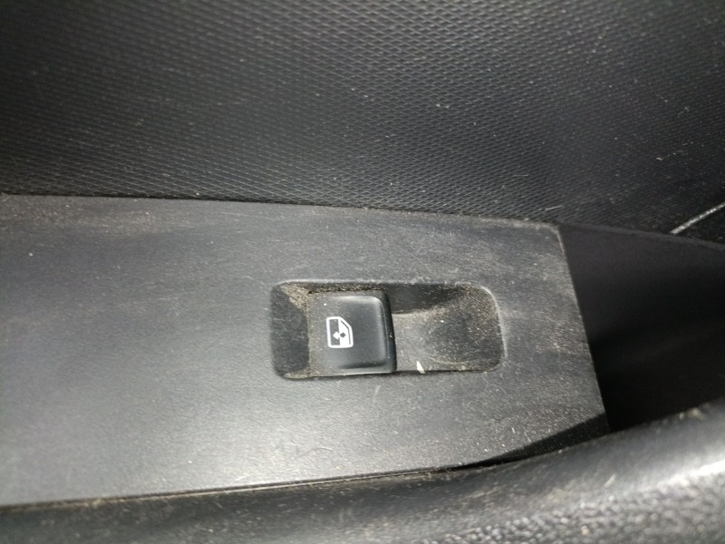 Recambio de mando elevalunas trasero izquierdo para skoda rapid (nh3, nk3, nk6) 1.6 tdi referencia OEM IAM   