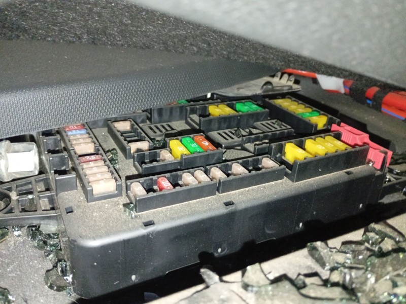 Recambio de caja reles / fusibles para bmw 1 (f20) 118 d referencia OEM IAM   