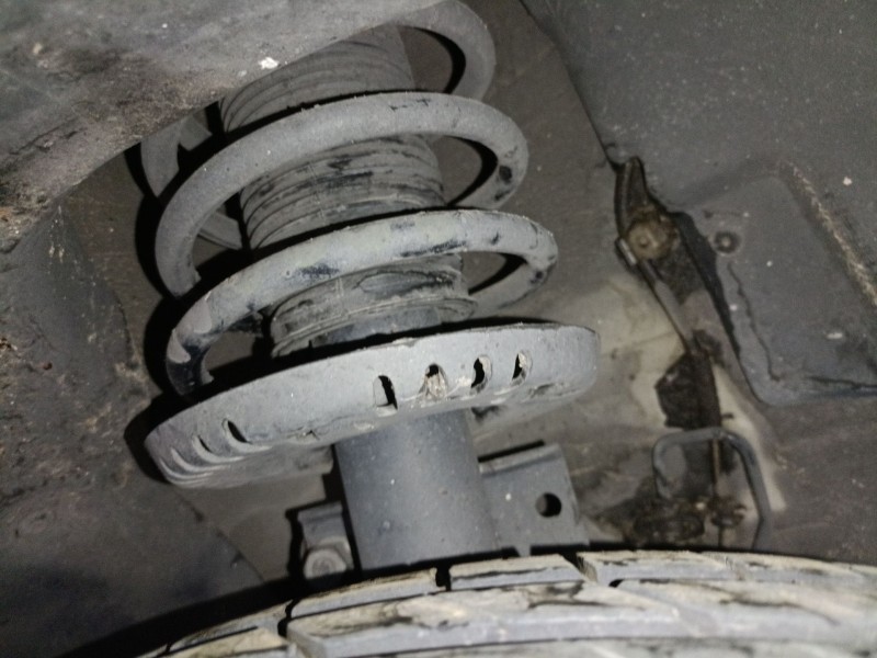 Recambio de amortiguador delantero izquierdo para skoda rapid (nh3, nk3, nk6) 1.6 tdi referencia OEM IAM   