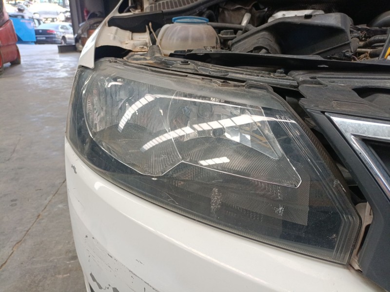 Recambio de faro derecho para skoda rapid (nh3, nk3, nk6) 1.6 tdi referencia OEM IAM   