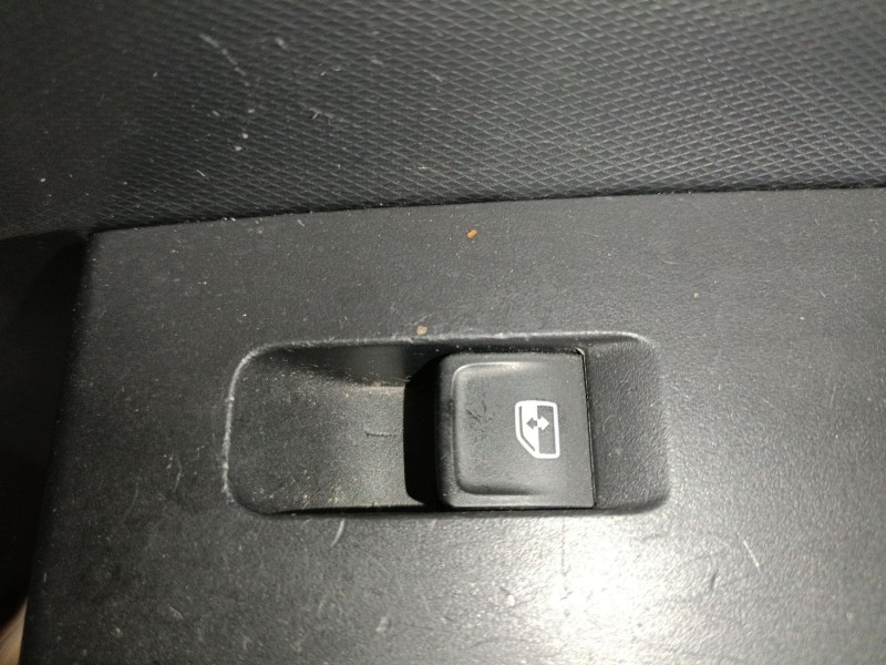 Recambio de mando elevalunas delantero derecho para skoda rapid (nh3, nk3, nk6) 1.6 tdi referencia OEM IAM   