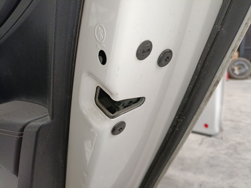Recambio de cerradura puerta trasera derecha para skoda rapid (nh3, nk3, nk6) 1.6 tdi referencia OEM IAM   