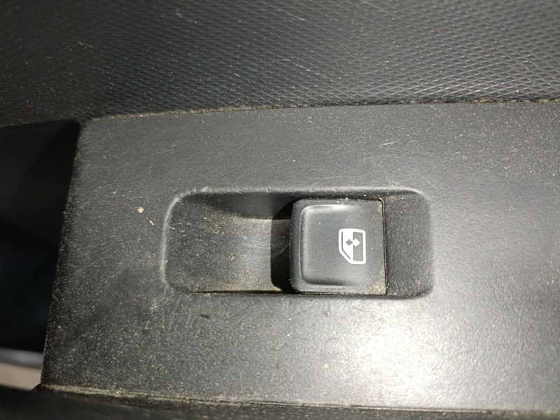 Recambio de mando elevalunas trasero derecho para skoda rapid (nh3, nk3, nk6) 1.6 tdi referencia OEM IAM   