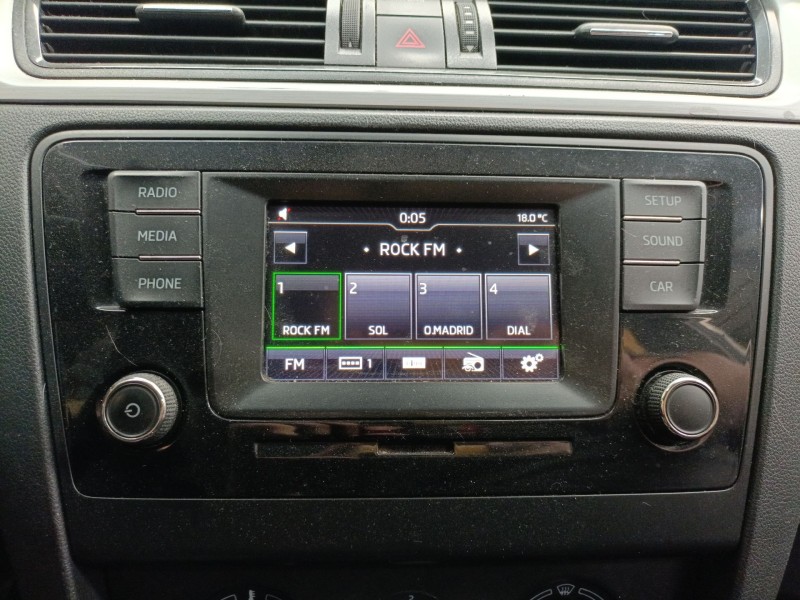 Recambio de sistema audio / radio cd para skoda rapid (nh3, nk3, nk6) 1.6 tdi referencia OEM IAM   