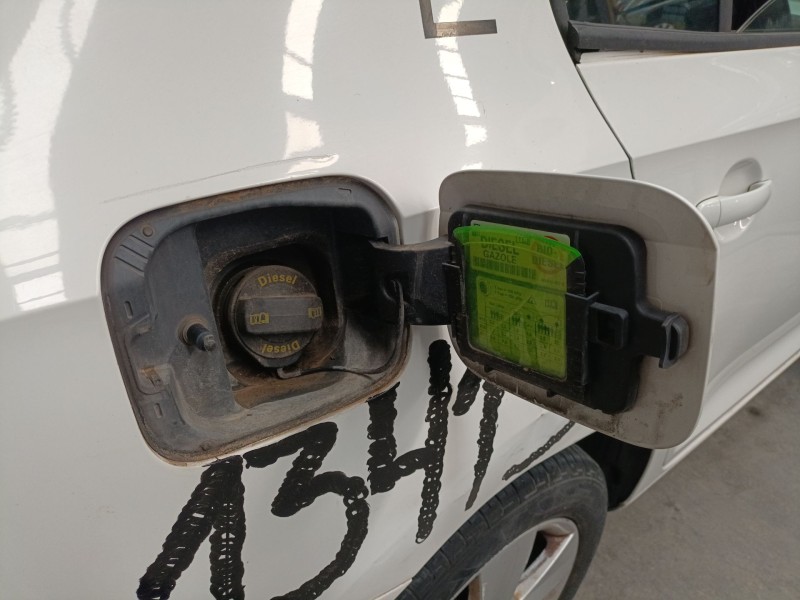 Recambio de tapa exterior combustible para skoda rapid (nh3, nk3, nk6) 1.6 tdi referencia OEM IAM   