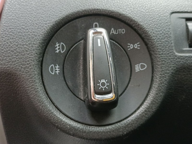Recambio de mando luces para skoda rapid (nh3, nk3, nk6) 1.6 tdi referencia OEM IAM   