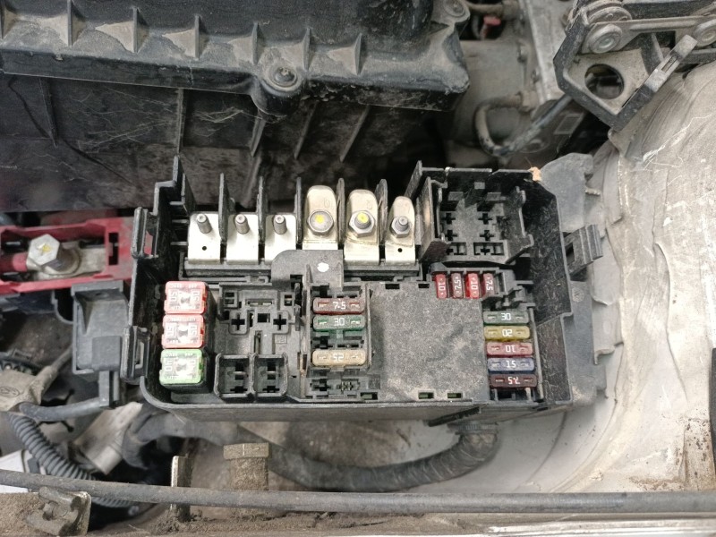 Recambio de caja reles / fusibles para skoda rapid (nh3, nk3, nk6) 1.6 tdi referencia OEM IAM   