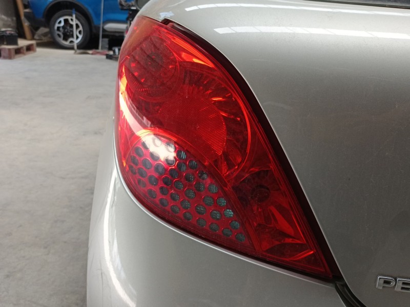 Recambio de piloto trasero izquierdo para peugeot 207/207+ (wa_, wc_) 1.6 hdi referencia OEM IAM   
