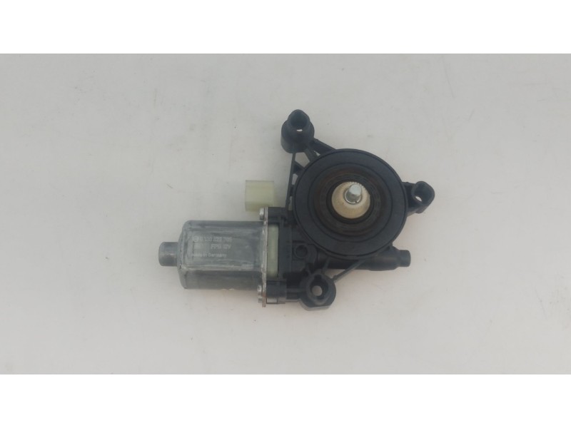 Recambio de motor elevalunas delantero derecho para volkswagen crafter caja/chasis (sz_) 2.0 tdi rwd referencia OEM IAM   