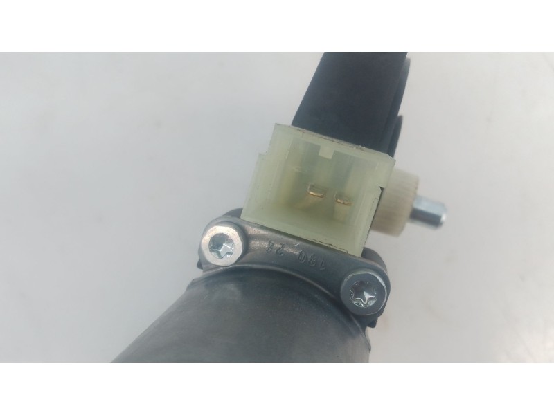 Recambio de motor elevalunas delantero derecho para volkswagen crafter caja/chasis (sz_) 2.0 tdi rwd referencia OEM IAM   