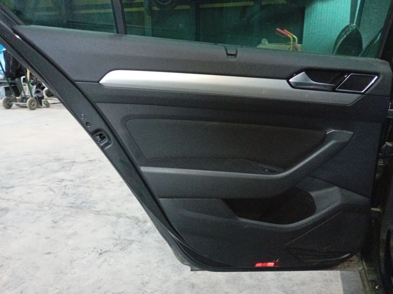 Recambio de guarnecido puerta trasera izquierda para volkswagen passat b8 (3g2, cb2) 2.0 tdi referencia OEM IAM   