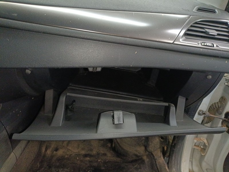 Recambio de guantera para renault megane iii hatchback (bz0/1_, b3_) 1.2 tce (bz2b, bz11) referencia OEM IAM   