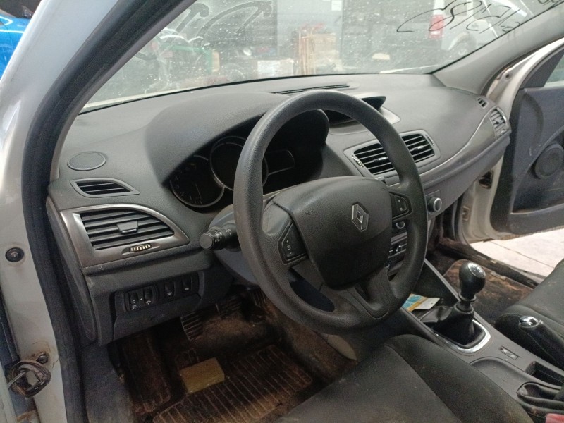 Recambio de salpicadero para renault megane iii hatchback (bz0/1_, b3_) 1.2 tce (bz2b, bz11) referencia OEM IAM   