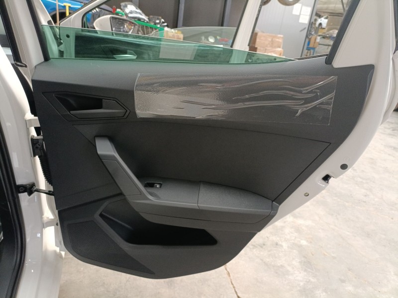 Recambio de guarnecido puerta trasera derecha para seat ibiza v (kj1, kjg) 1.0 mpi referencia OEM IAM   