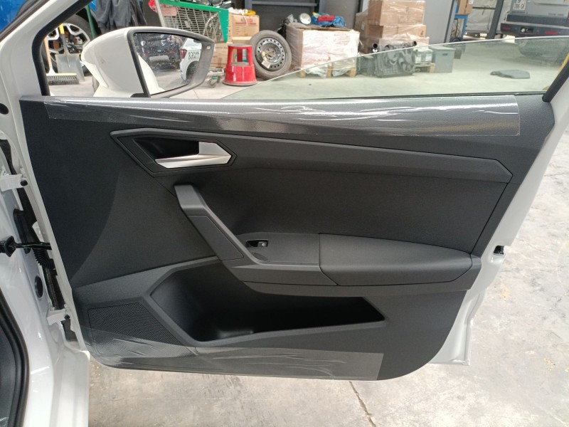 Recambio de guarnecido puerta delantera derecha para seat ibiza v (kj1, kjg) 1.0 mpi referencia OEM IAM   