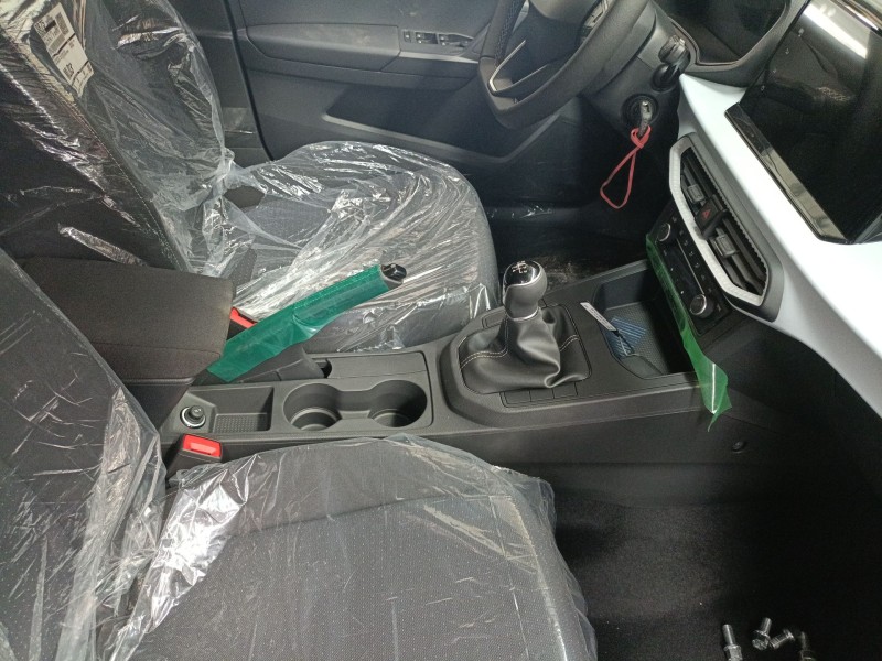 Recambio de consola central para seat ibiza v (kj1, kjg) 1.0 mpi referencia OEM IAM   
