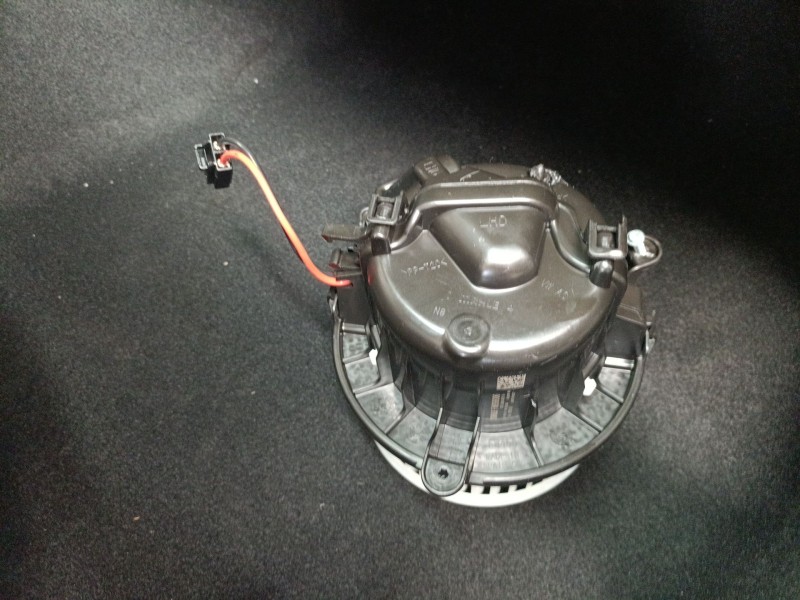 Recambio de ventilador calefaccion para seat ibiza v (kj1, kjg) 1.0 mpi referencia OEM IAM 2Q1820021B  