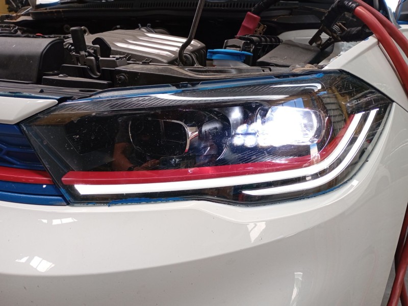 Recambio de faro izquierdo xenon para volkswagen polo vi (aw1, bz1, ae1) gti referencia OEM IAM   