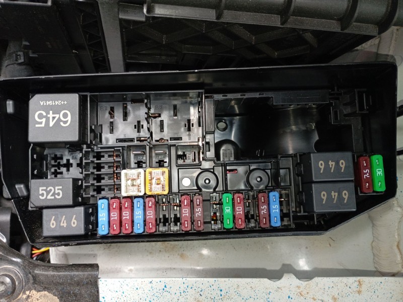 Recambio de caja reles / fusibles para volkswagen polo vi (aw1, bz1, ae1) gti referencia OEM IAM   